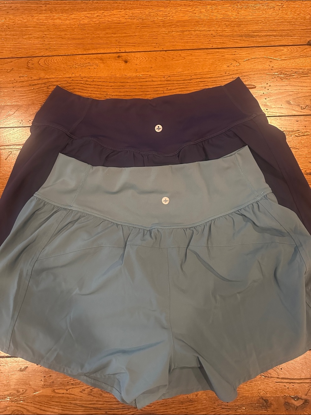 Halara Breezeful High Waisted Crossover 2-in-1 Shorts Large Blue Navy Bundle 2 - Picture 9 of 10